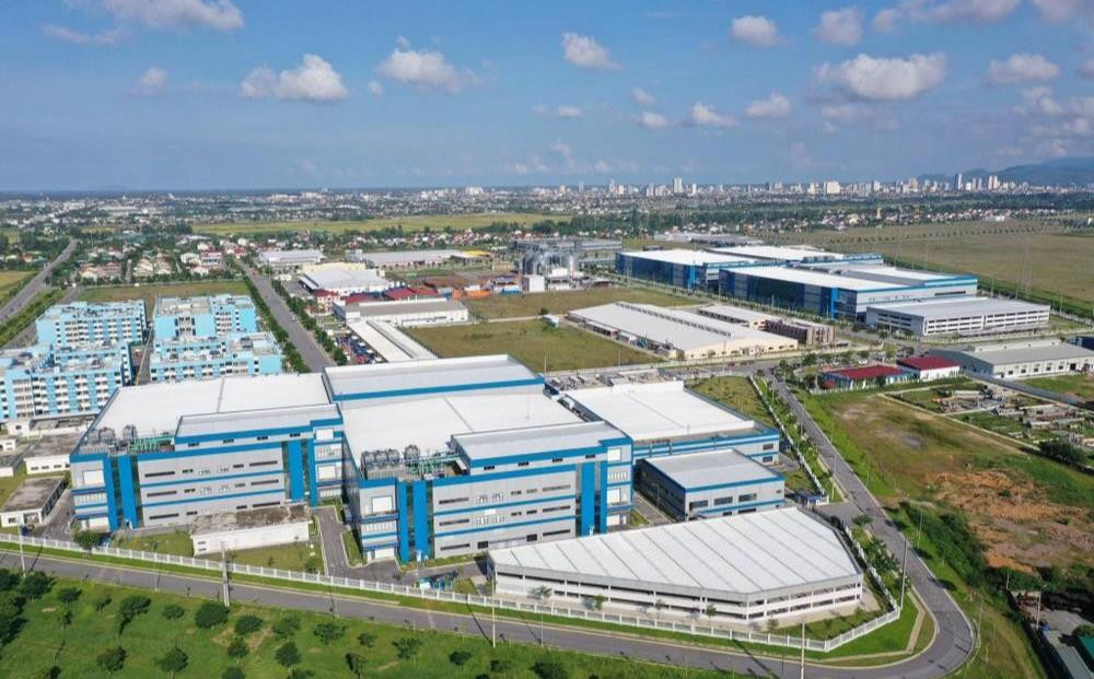Không thể so sánh với các "thủ phủ" công nghiệp miền Bắc về vị trí, hạ tầng, vì  sao tỉnh miền Trung này vẫn liên tiếp thu hút được Luxshare, Foxconn, Goertek, sắp cán mốc 1 tỷ USD vốn FDI? - Ảnh 2.