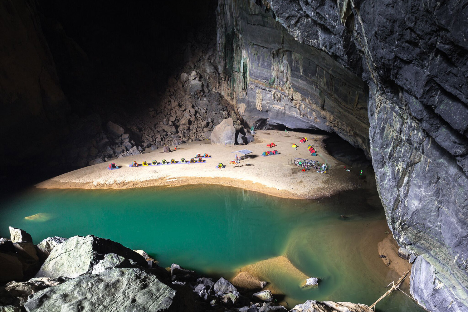 Phát hiện hang động mới “xẻ đôi” rừng Trường Sơn ở Quảng Bình, các tín đồ mê thám hiểm không thể bỏ lỡ - Ảnh 5.