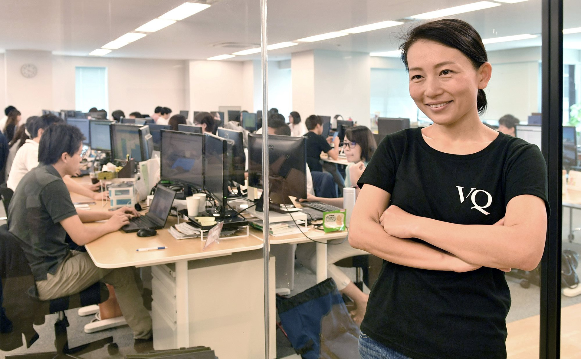 Nghỉ việc chăm con, nữ banker khởi nghiệp, gây dựng thành công đế chế dành riêng cho những người làm việc tự do - Ảnh 1.