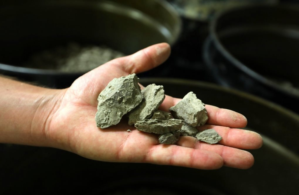 Đào xuống miệng núi lửa cổ xưa, Mỹ trúng kho báu 'vàng trắng' lớn nhất thế giới: 40 triệu tấn đang chờ khai thác, có khả năng xoay chuyển thị trường toàn cầu - Ảnh 1.