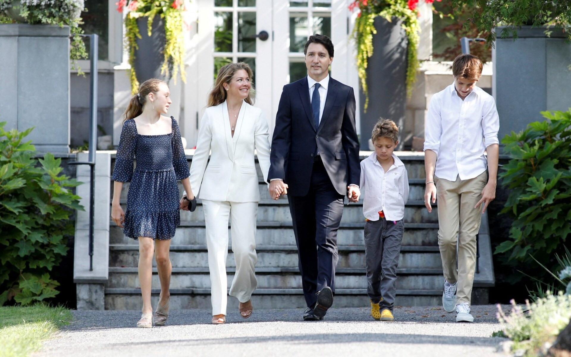 Hậu ly thân, vợ chồng Thủ tướng Canada chia sẻ quan điểm đáng suy ngẫm về việc nuôi dạy con cái - Ảnh 2. Hậu ly thân, vợ chồng Thủ tướng Canada chia sẻ quan điểm đáng suy ngẫm về việc nuôi dạy con cái - Ảnh 2.