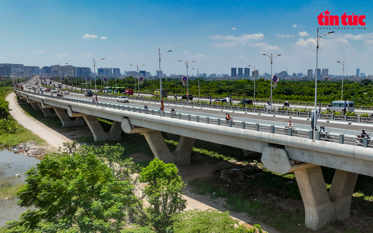 Hà Nội: Sau khi hợp nhất hai cầu Vĩnh Tuy, không còn cảnh ùn tắc giao thông - Ảnh 6.