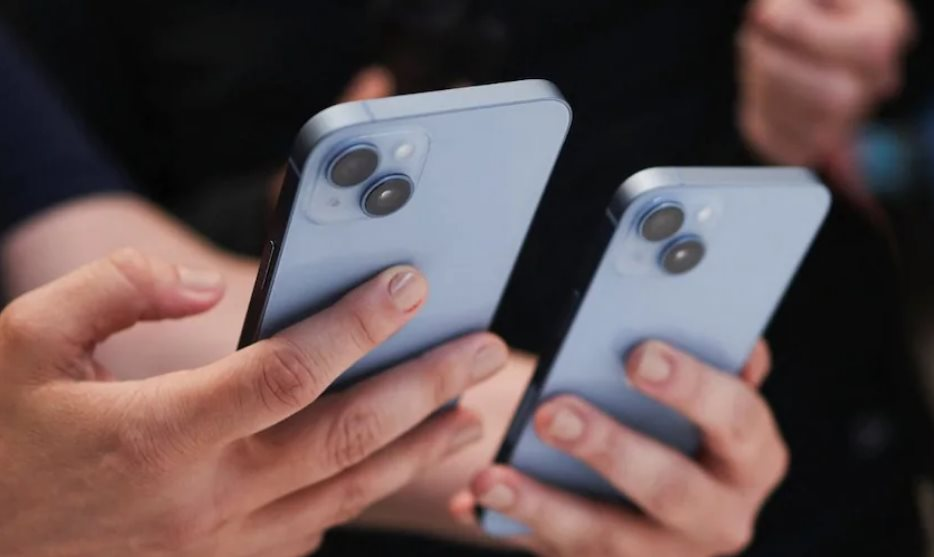 Đêm nay, lần đầu tiên Apple sẽ bán ra những chiếc iPhone không sản xuất ở Trung Quốc? - Ảnh 1.