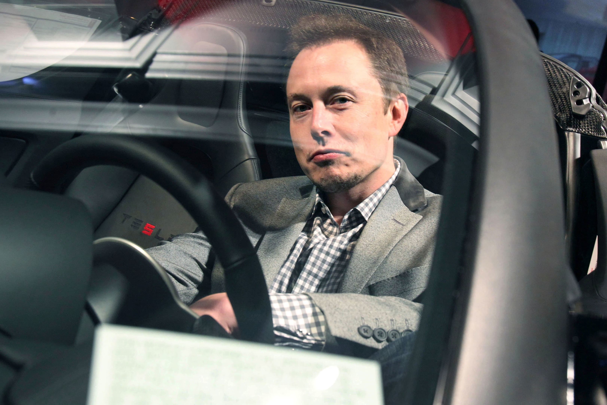 Người tài xế học lái 4 tháng khiến Elon Musk tự ti về hệ nơ-ron của mình - Ảnh 5. Người tài xế học lái 4 tháng khiến Elon Musk tự ti về hệ nơ-ron của mình - Ảnh 5.