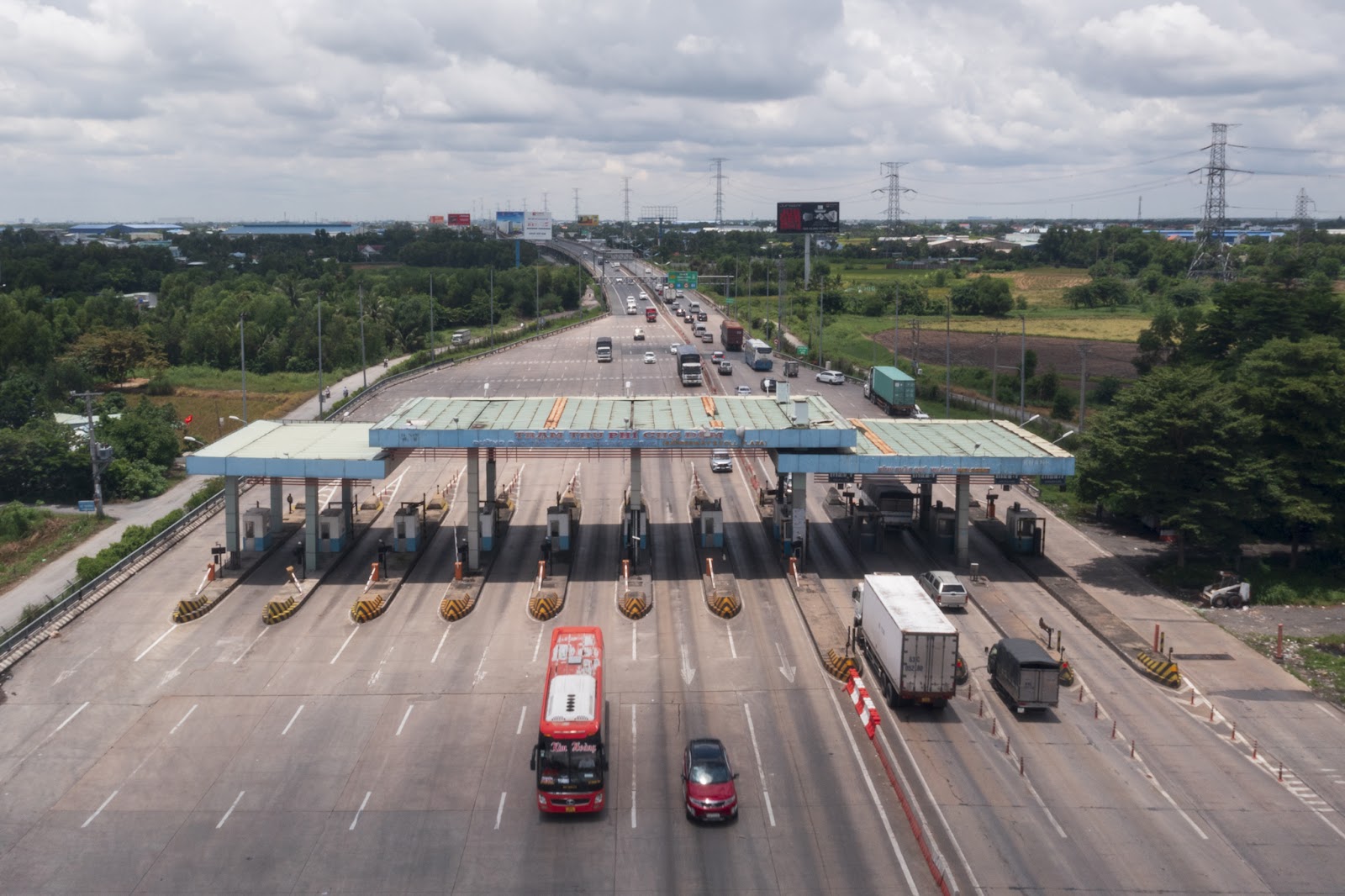 Toàn cảnh cao tốc TP.HCM - Trung Lương - Mỹ Thuận trước đề xuất mở rộng lên 8 làn xe - Ảnh 2.