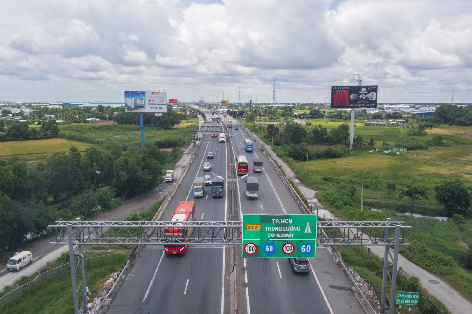 Toàn cảnh cao tốc TP.HCM - Trung Lương - Mỹ Thuận trước đề xuất mở rộng lên 8 làn xe - Ảnh 4.
