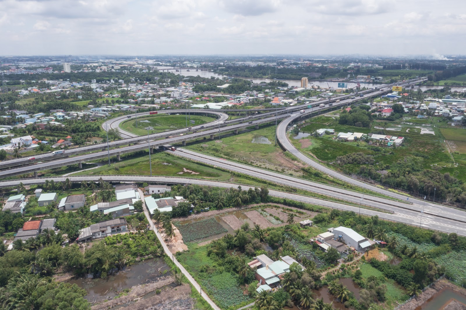 Toàn cảnh cao tốc TP.HCM - Trung Lương - Mỹ Thuận trước đề xuất mở rộng lên 8 làn xe - Ảnh 10.