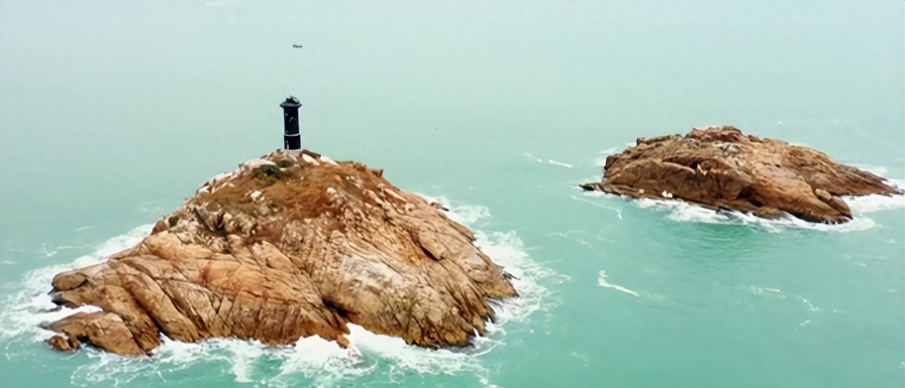 Siêu bão "thổi bay" hàng nghìn báu vật dưới đáy biển, các nhà thám hiểm đổ xô giải cứu, khôi phục gần 2.000 cổ vật huyền thoại 700 năm tuổi - Ảnh 2. Siêu bão "thổi bay" hàng nghìn báu vật dưới đáy biển, các nhà thám hiểm đổ xô giải cứu, khôi phục gần 2.000 cổ vật huyền thoại 700 năm tuổi - Ảnh 2.