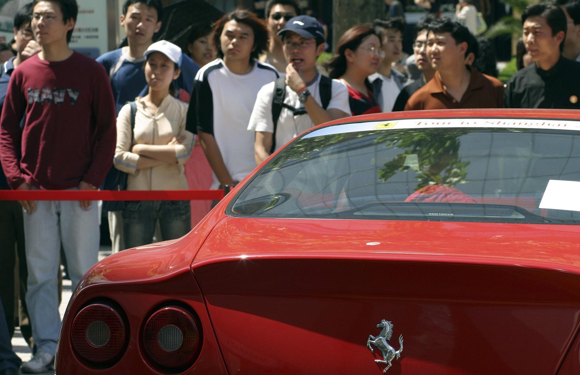 Phụ nữ tại quốc gia gần sát Việt Nam đang mua Ferrari nhiều nhất thế giới: Trung bình cứ 4 chiếc sẽ có 1 tài xế nữ - Ảnh 7. Phụ nữ tại quốc gia gần sát Việt Nam đang mua Ferrari nhiều nhất thế giới: Trung bình cứ 4 chiếc sẽ có 1 tài xế nữ - Ảnh 7.