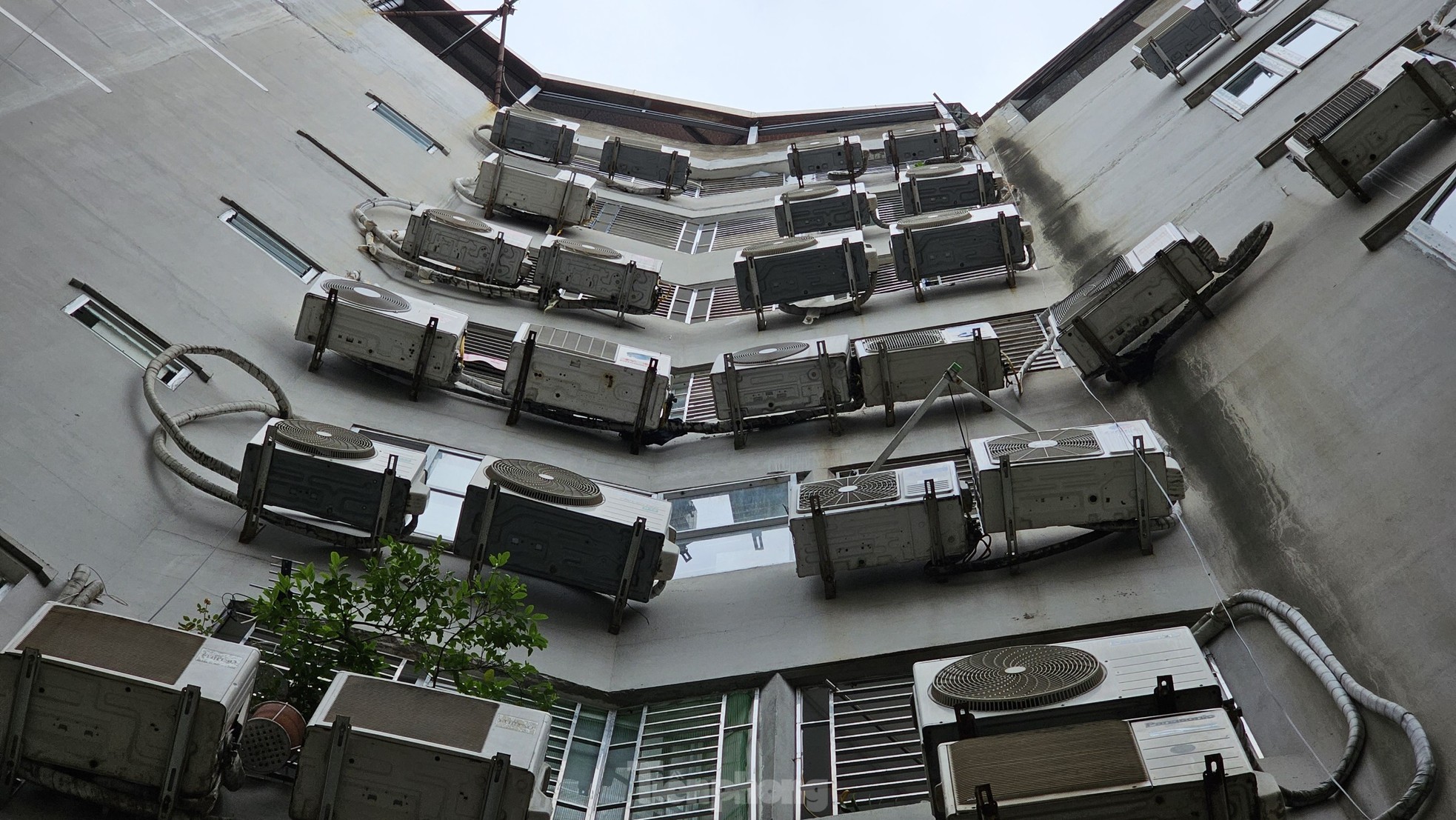 'Thủ phủ' chung cư mini gần nơi xảy ra vụ cháy kinh hoàng ở Hà Nội - Ảnh 6.