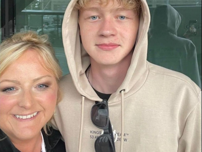 Người phụ nữ 39 tuổi phải tập đi lại từ đầu vì bỏ qua 1 dấu hiệu phổ biến của đột quỵ - Ảnh 1.