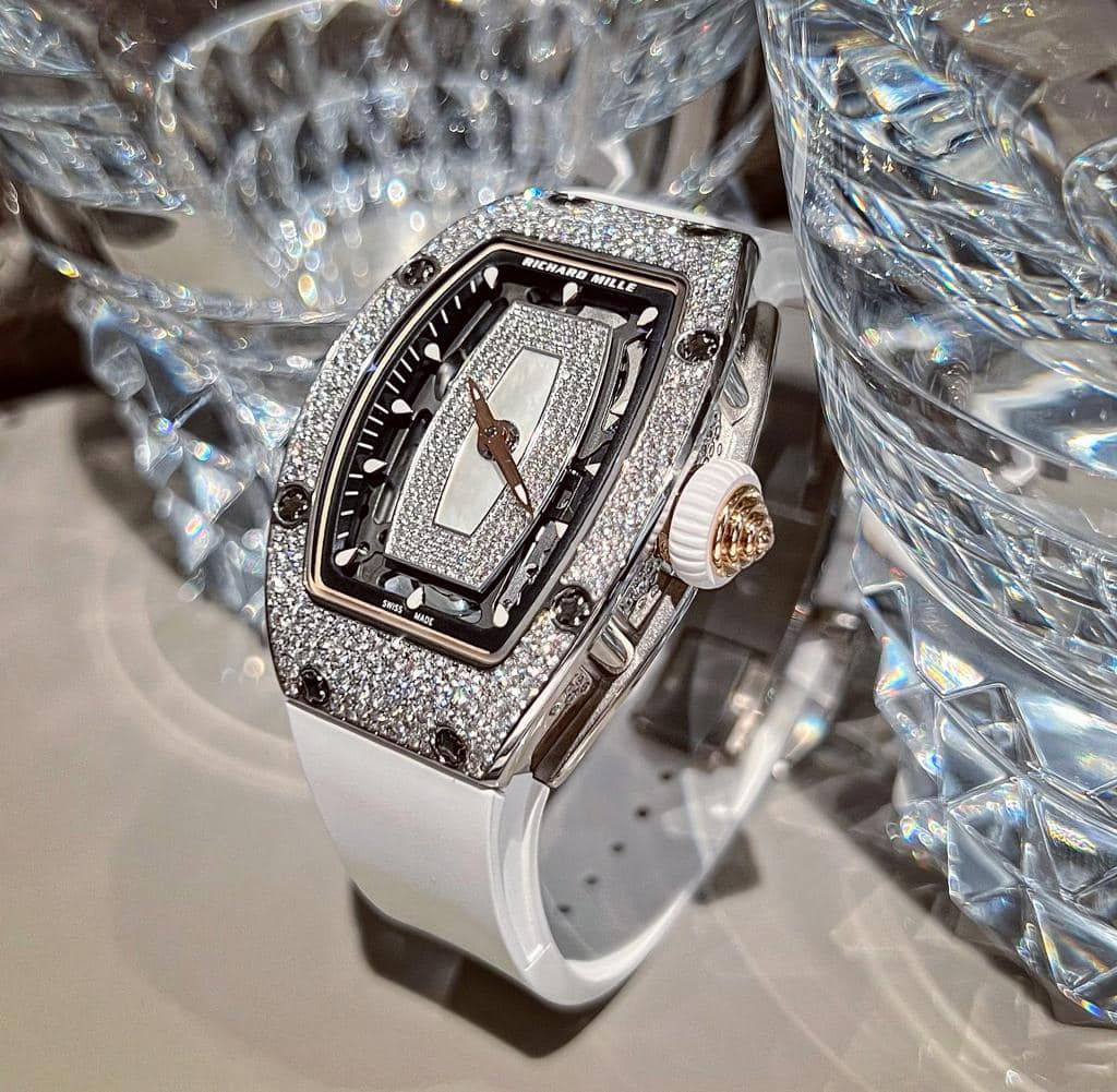 Nữ đại gia hiếm hoi sở hữu Roll Royce 60 tỷ tại Việt Nam: Làm chủ đế chế kinh doanh “không phải dạng vừa”, là tay chơi đồ hiệu “khét tiếng” gần xa - Ảnh 5. Nữ đại gia hiếm hoi sở hữu Roll Royce 60 tỷ tại Việt Nam: Làm chủ đế chế kinh doanh “không phải dạng vừa”, là tay chơi đồ hiệu “khét tiếng” gần xa - Ảnh 5.