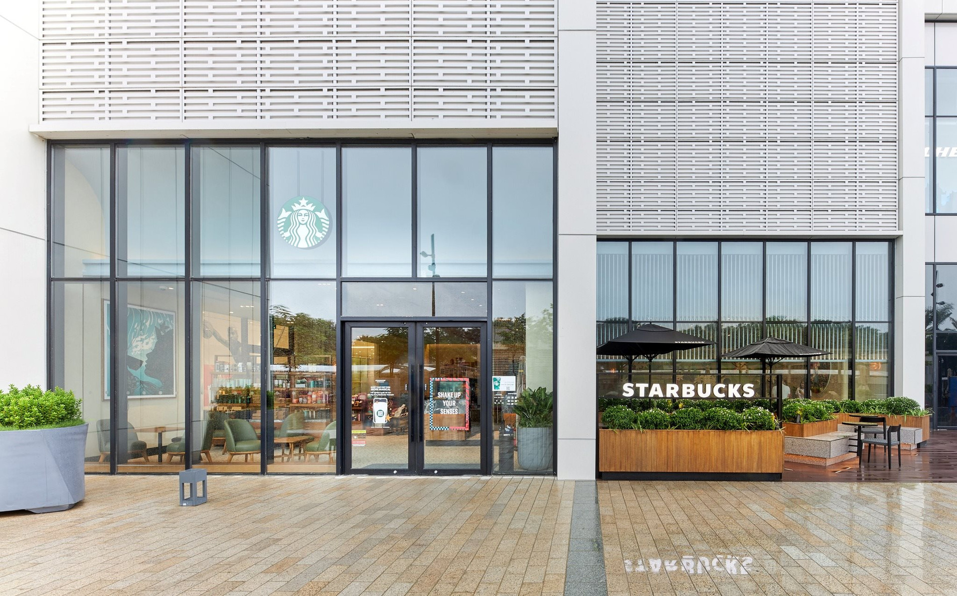 Chạm mốc 100 cửa hàng tại Việt Nam sau 10 năm, sếp Starbucks: 10 năm tiếp theo sẽ là vài trăm cửa hàng - Ảnh 2.