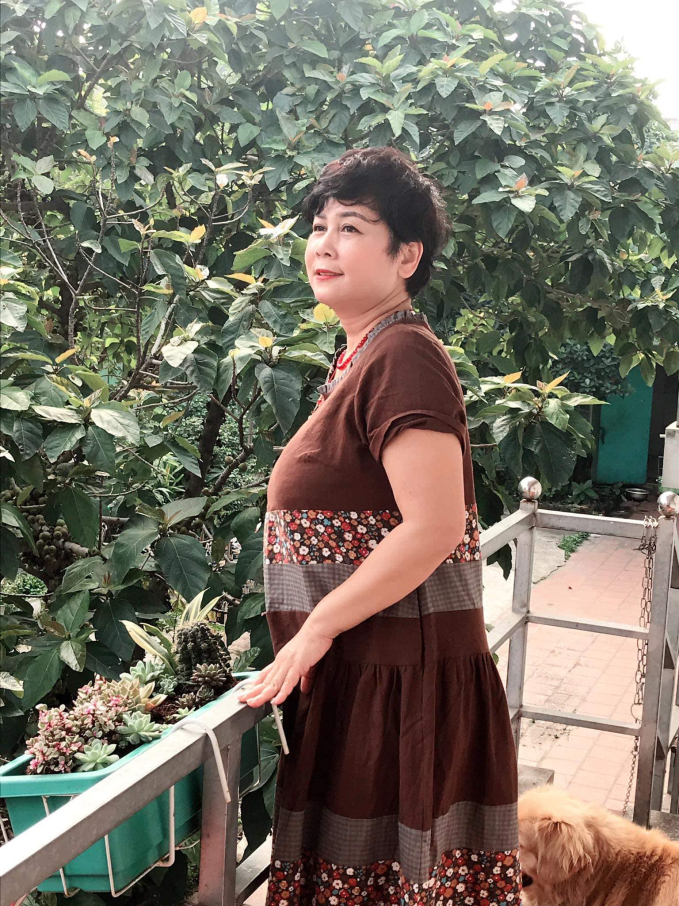 Cuộc sống đơn độc, không con cái trong nhà vườn 20.000m2 của "Táo bà" NSND Minh Hằng sau khi chồng tiến sĩ qua đời - Ảnh 4. Cuộc sống đơn độc, không con cái trong nhà vườn 20.000m2 của "Táo bà" NSND Minh Hằng sau khi chồng tiến sĩ qua đời - Ảnh 4.