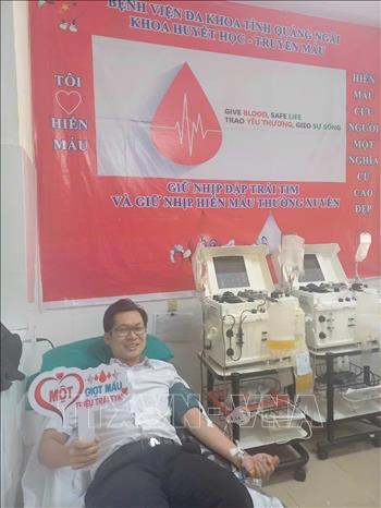 Thầy giáo trẻ vùng cao 42 lần hiến máu cứu người - Ảnh 1.
