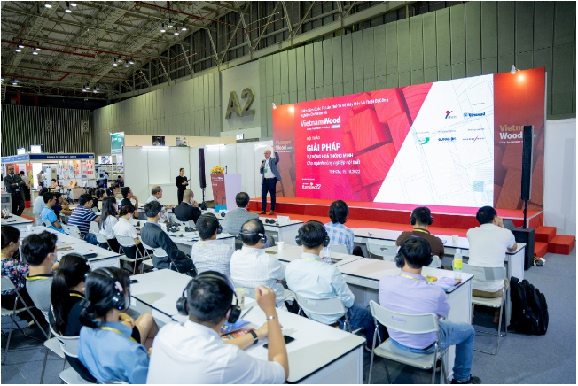 Sản xuất gỗ thông minh với VietnamWood 2023 tại SECC - Ảnh 2.