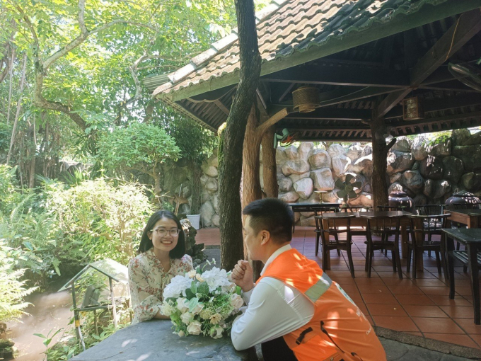 Người hùng áo cam trong vụ cháy chung cư mini: Ám ảnh khoảnh khắc sinh tử, từng yếu lòng muốn dựa vào bạn gái - Ảnh 4. Người hùng áo cam trong vụ cháy chung cư mini: Ám ảnh khoảnh khắc sinh tử, từng yếu lòng muốn dựa vào bạn gái - Ảnh 4.