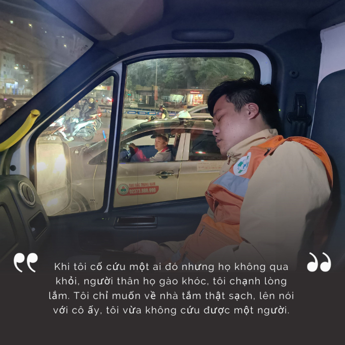 Người hùng áo cam trong vụ cháy chung cư mini: Ám ảnh khoảnh khắc sinh tử, từng yếu lòng muốn dựa vào bạn gái - Ảnh 8. Người hùng áo cam trong vụ cháy chung cư mini: Ám ảnh khoảnh khắc sinh tử, từng yếu lòng muốn dựa vào bạn gái - Ảnh 8.