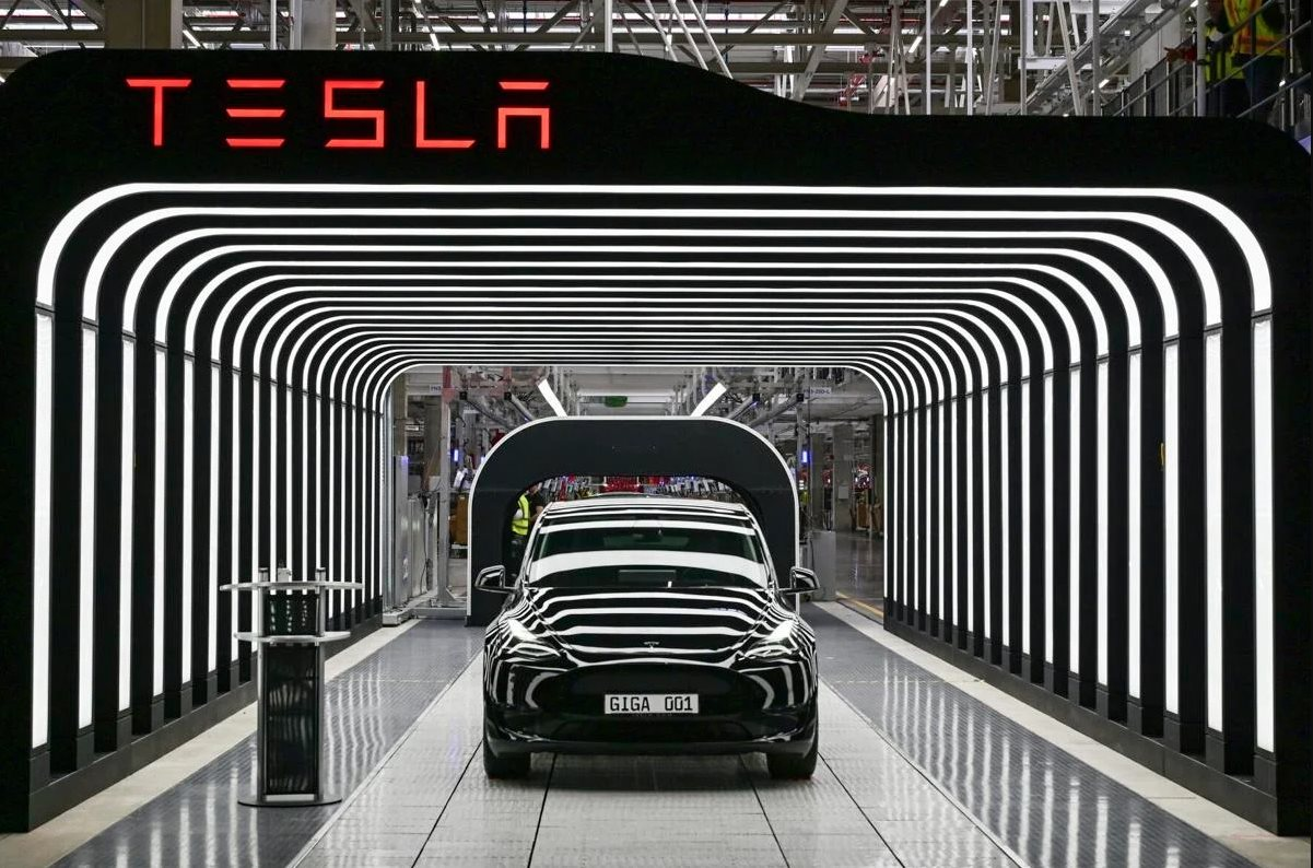 Elon Musk và Tesla ăn mừng vì...biểu tình ngành ô tô: Hậu quả khi người lao động thất thế do xe điện cần ít nhân công hơn - Ảnh 3.