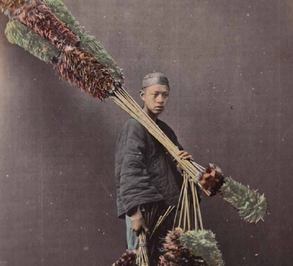 Loạt ảnh hiếm cuối thời nhà Thanh: Cận cảnh chân dung hoàng hậu cuối cùng, cô dâu đội trên đầu vật lạ khác xa phim ảnh - Ảnh 12.