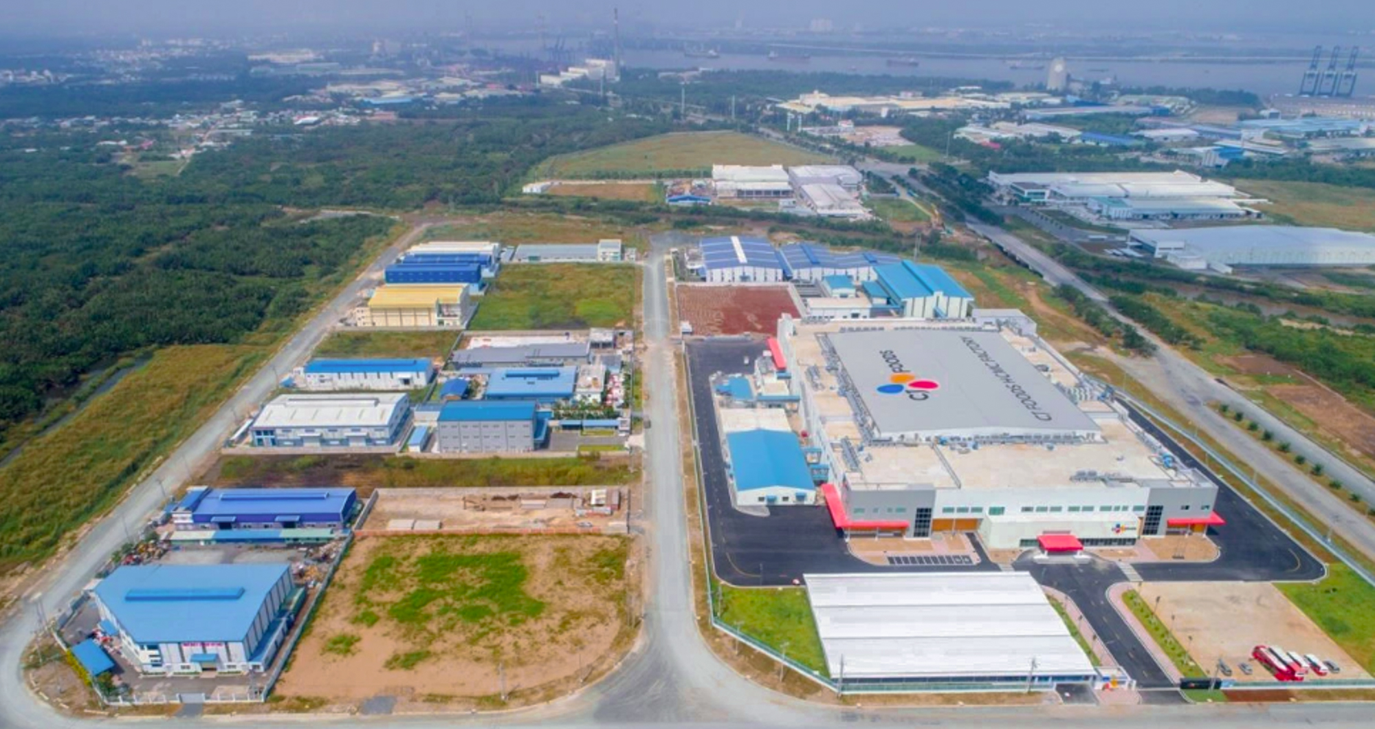 Huyện có nhiều khu công nghiệp nhất Việt Nam  - Ảnh 3.