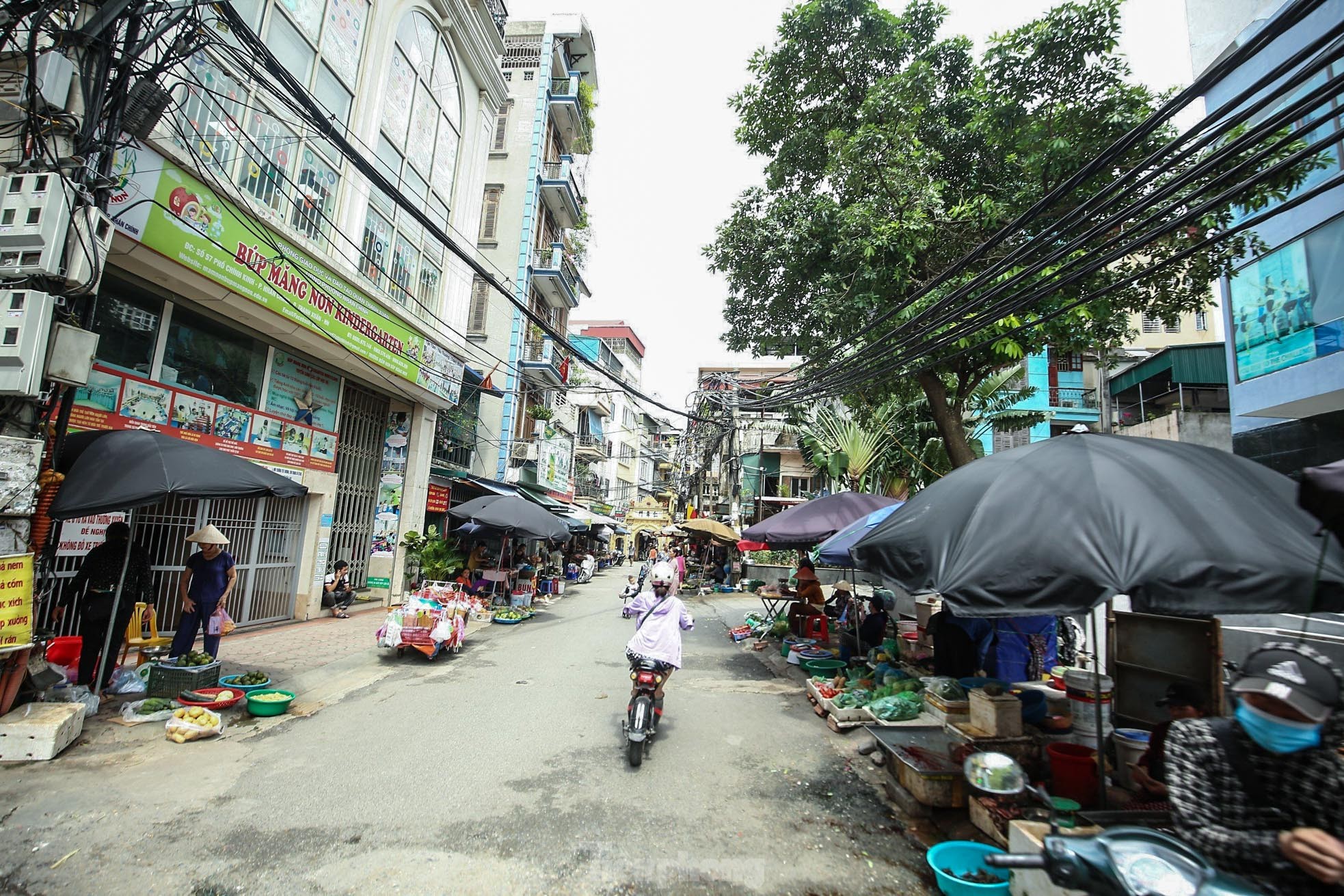 Cận cảnh loạt chung cư mini tại Hà Nội của ông chủ bị bắt trong vụ cháy khiến 56 người thiệt mạng - Ảnh 2.