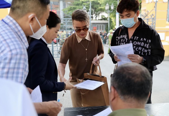 Tòa bác đề nghị hoãn phiên xét xử bà Nguyễn Phương Hằng - Ảnh 2.