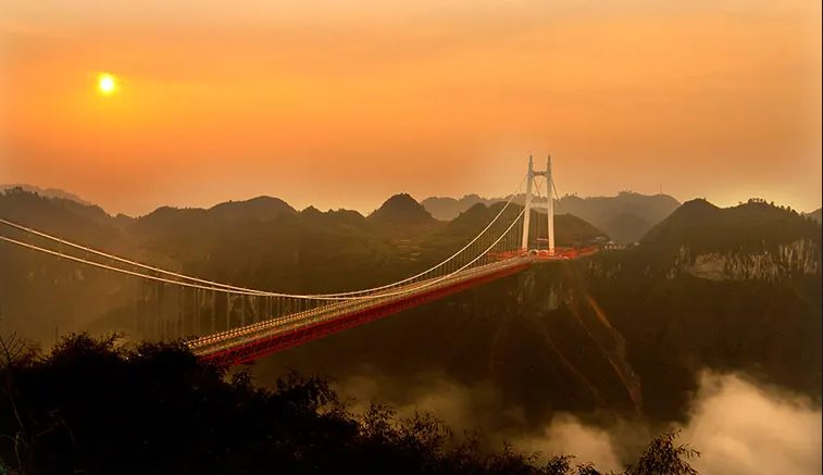 Xây cầu dây văng nằm "trên cả những đám mây", Trung Quốc khiến thế giới ngỡ ngàng với dự án như bước ra từ phim viễn tưởng - Ảnh 6. Xây cầu dây văng nằm "trên cả những đám mây", Trung Quốc khiến thế giới ngỡ ngàng với dự án như bước ra từ phim viễn tưởng - Ảnh 6.