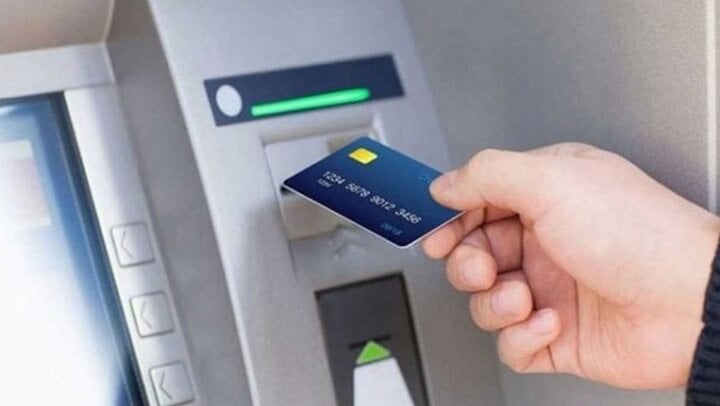 Thẻ ATM chứa tối đa và tối thiểu bao nhiêu tiền? - Ảnh 1.
