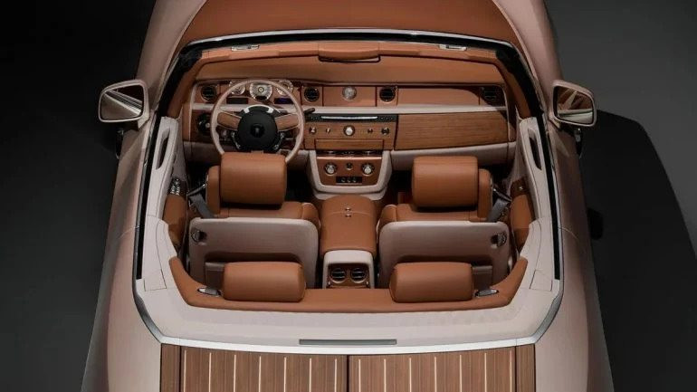 Không phải Messi, cầu thủ người Argentina này mới tậu Rolls-Royce đắt nhất thế giới: Mất 4 năm để chế tạo, chỉ có 3 chiếc được sản xuất - Ảnh 4. Không phải Messi, cầu thủ người Argentina này mới tậu Rolls-Royce đắt nhất thế giới: Mất 4 năm để chế tạo, chỉ có 3 chiếc được sản xuất - Ảnh 4.