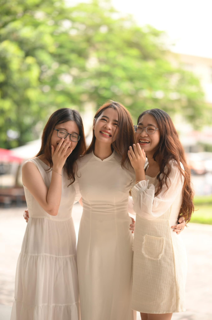 Thời đi học của "nữ cá mập" duy nhất Shark Tank mùa 6: Chỉ được mẹ cho 500 đồng ăn sáng, không sở hữu thành tích "chói lọi" - Ảnh 3. Thời đi học của "nữ cá mập" duy nhất Shark Tank mùa 6: Chỉ được mẹ cho 500 đồng ăn sáng, không sở hữu thành tích "chói lọi" - Ảnh 3.