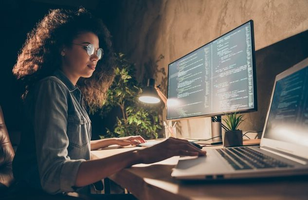 Hai ngành “khát nhân lực” lương tối thiểu 2,4 tỷ đồng/năm, mở ra cơ hội việc làm không thể bỏ lỡ - Ảnh 2.