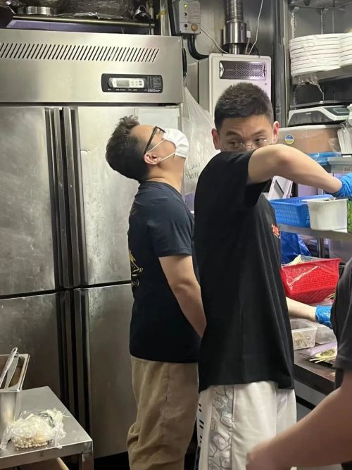 Nghỉ việc để mở nhà hàng, tự rửa bát để tiết kiệm chi phí thuê người rửa bát, tháng đầu vẫn bị lỗ hàng trăm triệu... - Ảnh 6. Nghỉ việc để mở nhà hàng, tự rửa bát để tiết kiệm chi phí thuê người rửa bát, tháng đầu vẫn bị lỗ hàng trăm triệu... - Ảnh 6.