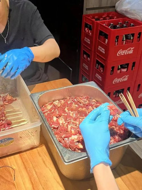 Nghỉ việc để mở nhà hàng, tự rửa bát để tiết kiệm chi phí thuê người rửa bát, tháng đầu vẫn bị lỗ hàng trăm triệu... - Ảnh 7. Nghỉ việc để mở nhà hàng, tự rửa bát để tiết kiệm chi phí thuê người rửa bát, tháng đầu vẫn bị lỗ hàng trăm triệu... - Ảnh 7.