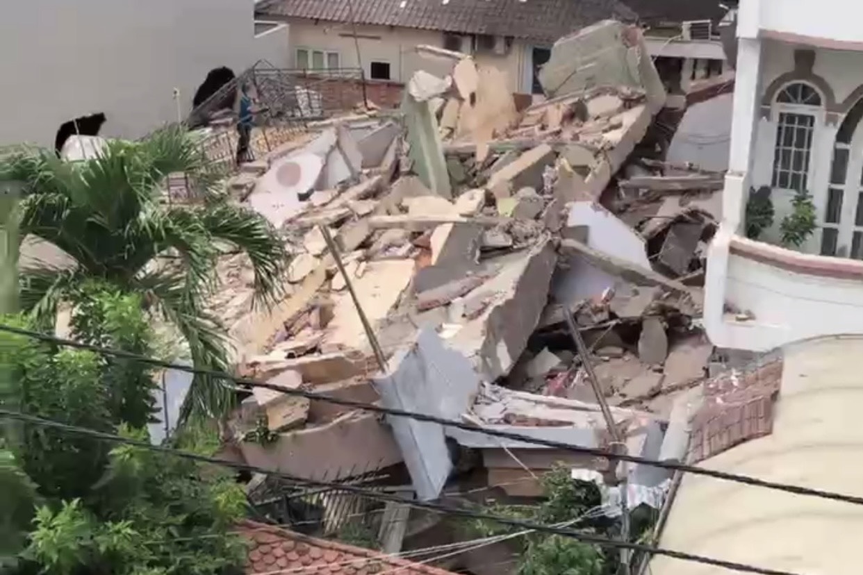 Vụ sập nhà 4 tầng tại TP HCM: Hai nạn nhân nặng, bệnh viện khởi động quy trình báo động đỏ - Ảnh 4.