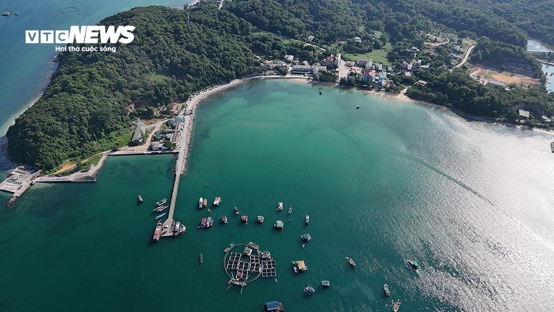Ngắm biển xanh, cát trắng và vẻ đẹp nguyên sơ ở huyện đảo đẹp bậc nhất Việt Nam - Ảnh 11.