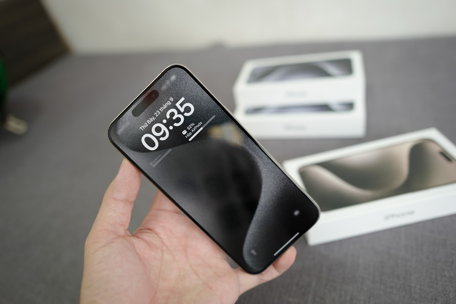 iPhone 15 Pro Max xách tay mất giá hơn 30 triệu đồng sau chưa đầy 1 tuần về Việt Nam - Ảnh 3.