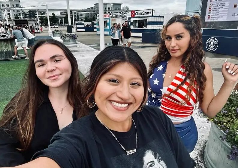 Rơi vào "đại dịch cô độc", giới trẻ Mỹ lâm vào giai đoạn khó khăn nhất cuộc đời: Sẵn sàng chi tới 70 triệu đồng cho cái gọi là "phí tình bạn" - Ảnh 3.