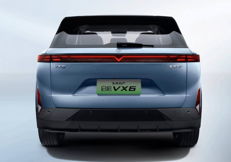 'Ông trùm' xe tải tại Việt Nam cùng Nissan trình làng mẫu MVP mới: logo giống xe VinFast, giá bán chỉ từ 334 triệu đồng so kè Xpander - Ảnh 4.