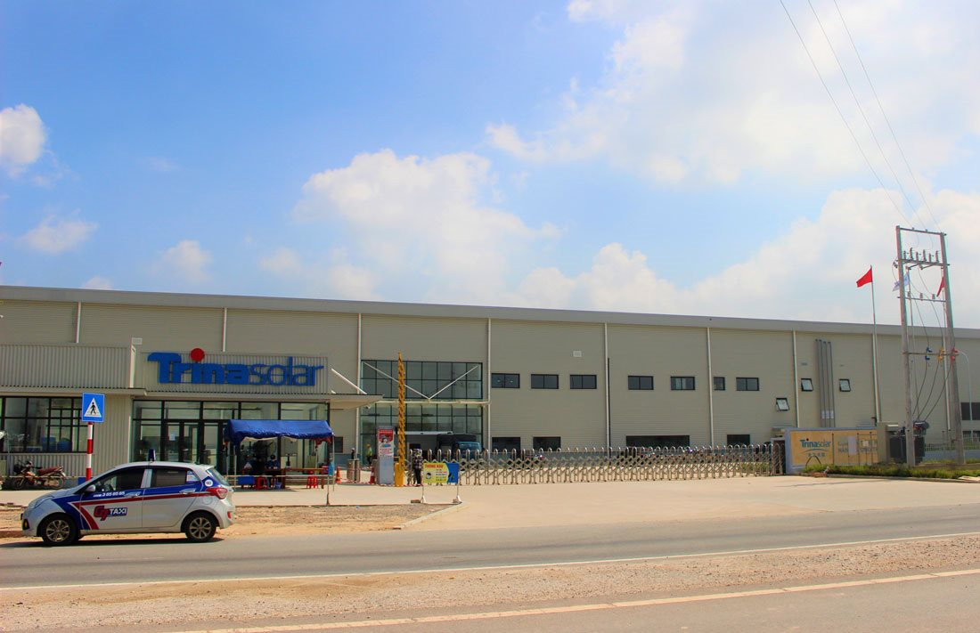 Nhà sản xuất pin năng lượng mặt trời lớn nhất thế giới chuẩn bị đổ 400 triệu USD xây nhà máy thứ 3 tại Việt Nam - Ảnh 1.