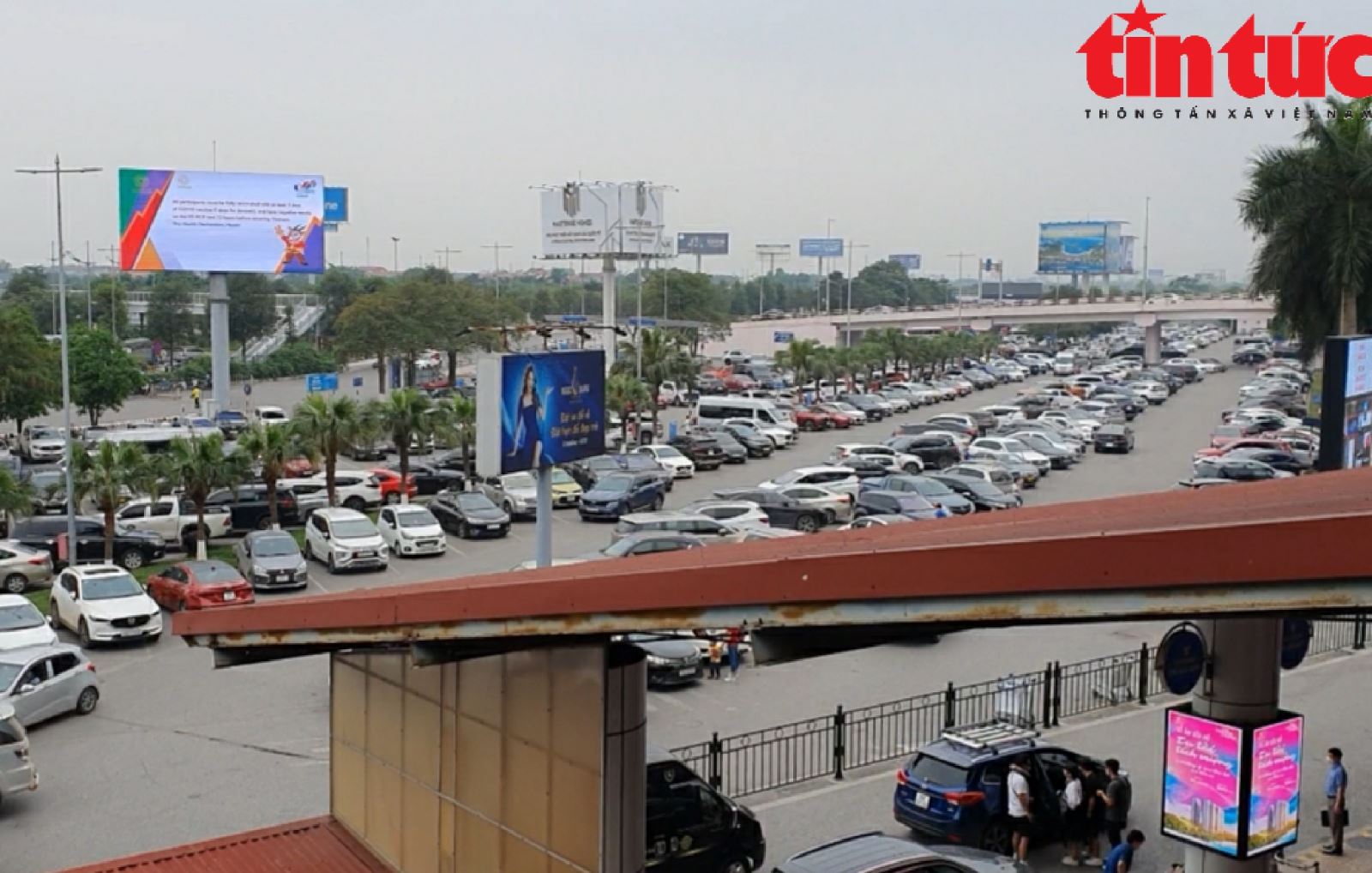 Cục Đường bộ Việt Nam đề xuất thí điểm thu phí không dừng tại sân bay - Ảnh 1.