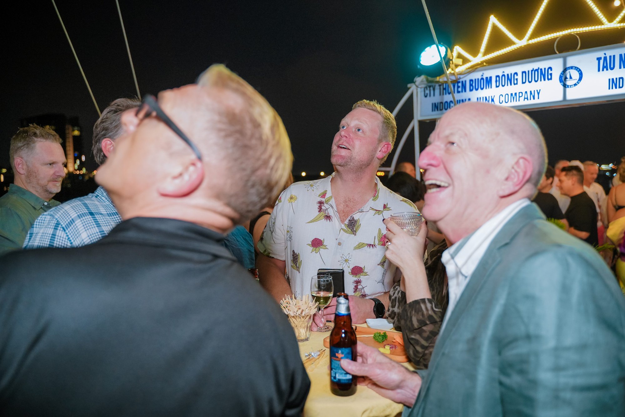 Ông chủ Indochina Junk: Lập đội thuyền buồm bằng đam mê, 2 lần suýt phá sản và lối thoát từ tour ngắm hoàng hôn trên sông Sài Gòn - Ảnh 2.