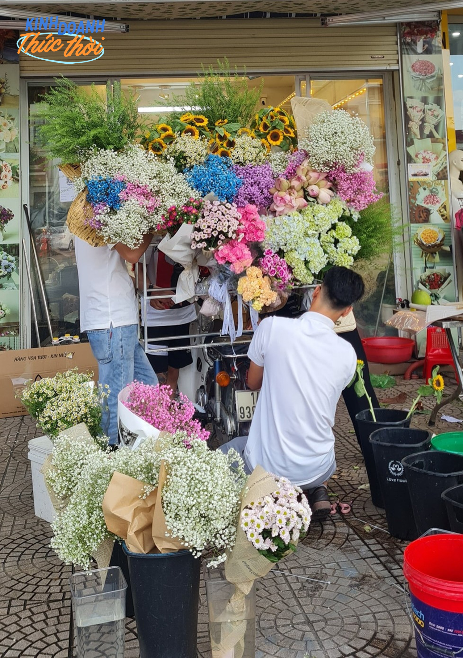 Đằng sau xu hướng mang &quot;đặc sản&quot; mùa thu Hà Nội đến khắp vùng miền, những người làm xe hoa tiết lộ chi phí khủng nhưng vẫn nói &quot;làm vì đam mê&quot; - Ảnh 2.