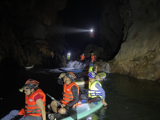 Quảng Bình phát hiện hang động mới - Ảnh 7.