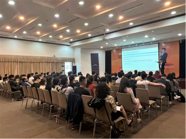 Bí quyết giữ chân người xem khi livestream trên sàn TMĐT, tiết lộ từ người trong cuộc - Ảnh 3.