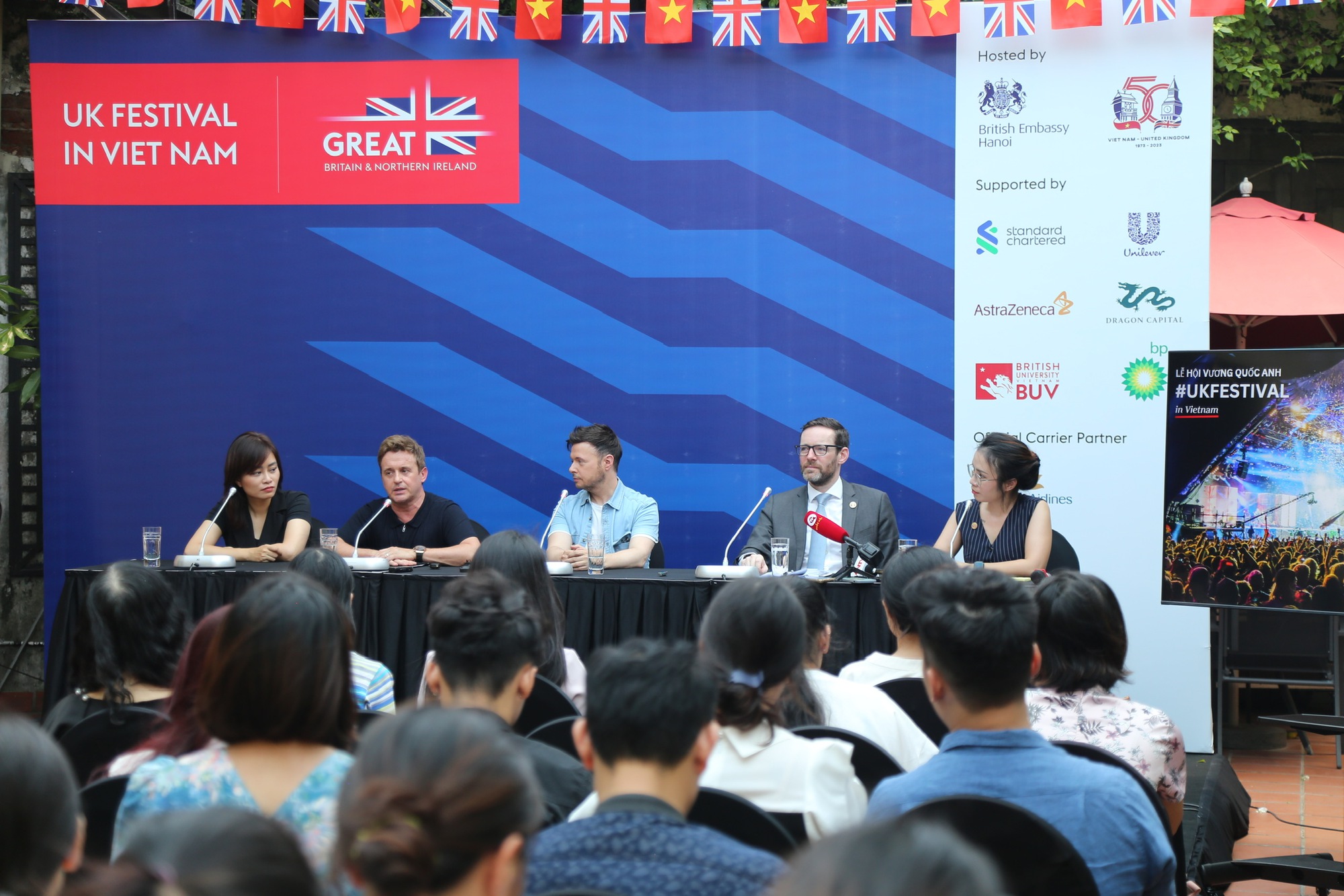 Lễ hội Vương quốc Anh tại Việt Nam: Nhiều hoạt động thú vị, đặc biệt có nhóm nhạc huyền thoại một thời biểu diễn   Lễ hội Vương quốc Anh tại Việt Nam: Nhiều hoạt động thú vị, đặc biệt có nhóm nhạc huyền thoại một thời biểu diễn