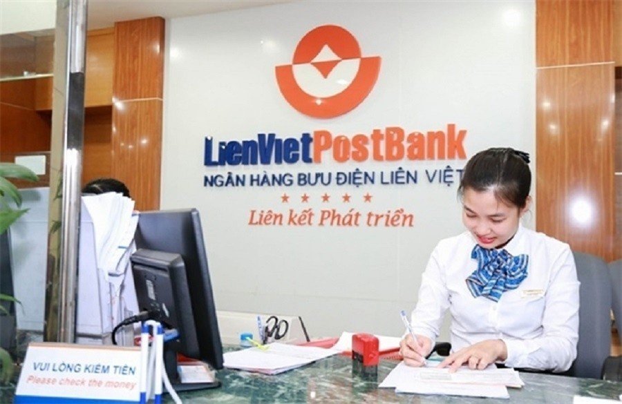 VNPost thoái vốn xuống dưới 5%, phòng giao dịch bưu điện LPBank không được nhận gửi tiết kiệm - Ảnh 1.