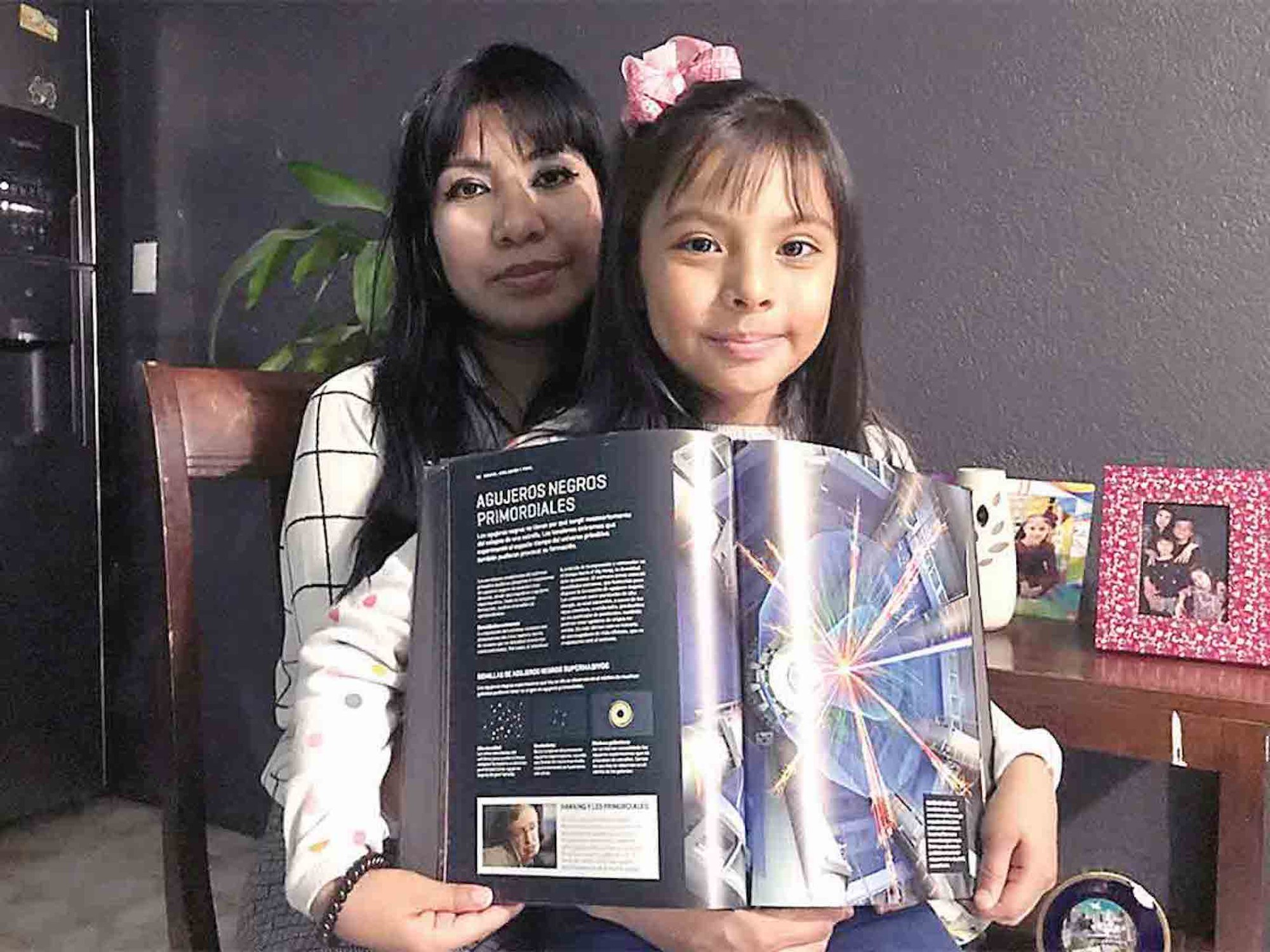Cô bé Mexico có chỉ số IQ cao hơn Einstein, 11 tuổi học Thạc sĩ: Mắc tự kỷ, bị xa lánh, chuyển trường 3 lần - Ảnh 3.