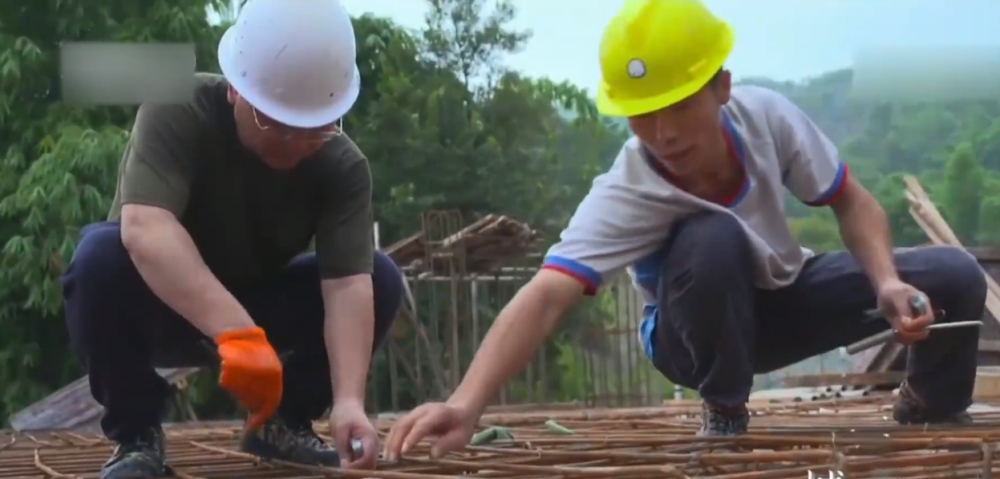 Chủ tịch nắm trong tay công ty 120 nghìn tỷ đồng, giả làm công nhân đi "vi hành", ai ngờ suýt bị sa thải ngay ngày đầu tiên đến công trường - Ảnh 3. Chủ tịch nắm trong tay công ty 120 nghìn tỷ đồng, giả làm công nhân đi "vi hành", ai ngờ suýt bị sa thải ngay ngày đầu tiên đến công trường - Ảnh 3.