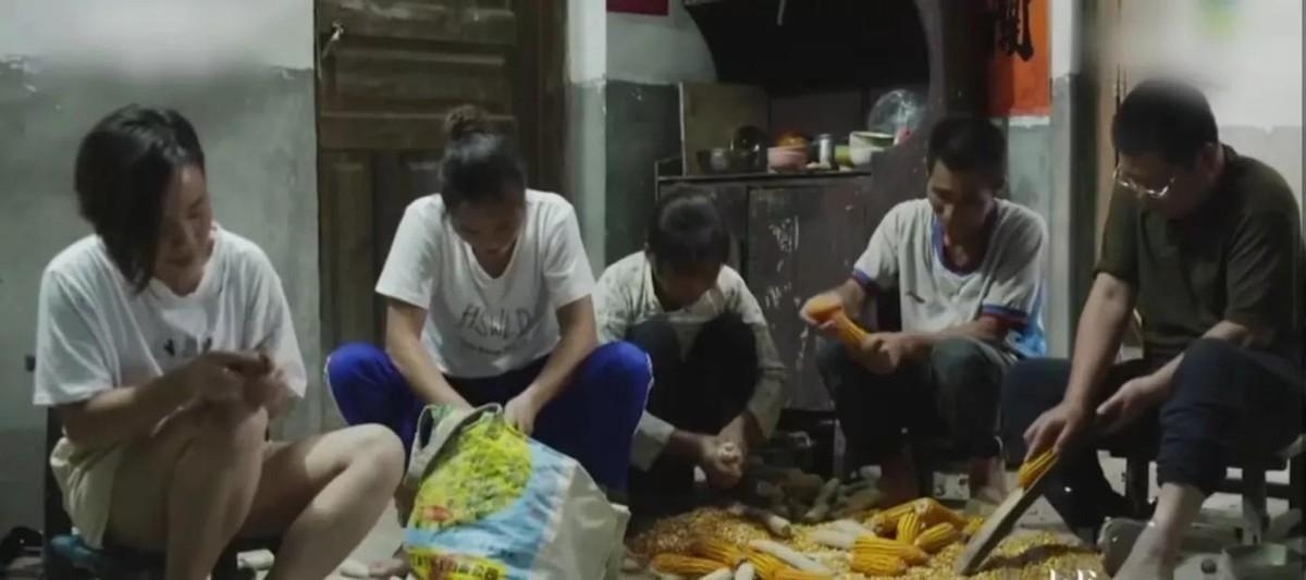 Chủ tịch nắm trong tay công ty 120 nghìn tỷ đồng, giả làm công nhân đi "vi hành", ai ngờ suýt bị sa thải ngay ngày đầu tiên đến công trường - Ảnh 4. Chủ tịch nắm trong tay công ty 120 nghìn tỷ đồng, giả làm công nhân đi "vi hành", ai ngờ suýt bị sa thải ngay ngày đầu tiên đến công trường - Ảnh 4.